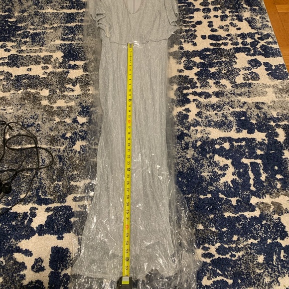 Silver evening gown - Picture 6 of 8